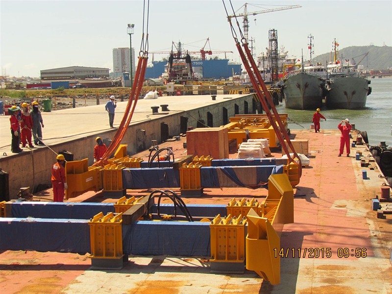 Cung cấp nhân lực, phương tiện, thiết bị và dịch vụ cầu cảng phục vụ bốc xếp, chằng buộc và vận chuyển lô hàng Underhull Guiding System nặng 51.76 tấn từ ... M/V DAGAT – 12,252 DWT  - Hợp đồng số: DXP-Q-120