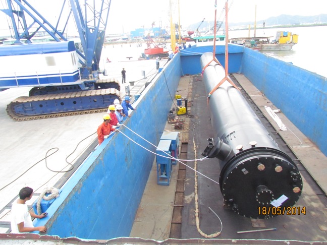 Cung cấp phương tiện nhân lực, cầu cảng vận chuyển Open Drain Caisson từ bãi APEM  tới cảng rau quả ,sang mạn tàu Jing Star (Tổng trọng lượng: 52 Tấn) - Hợp đồng số : DXP/2014-051 