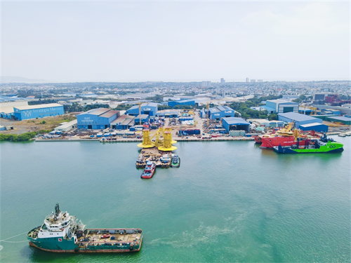 Provision of port service & seafastening Piling Template (total 2,100 tons) on Trung Nam S05 barge at Dong Xuyen Port