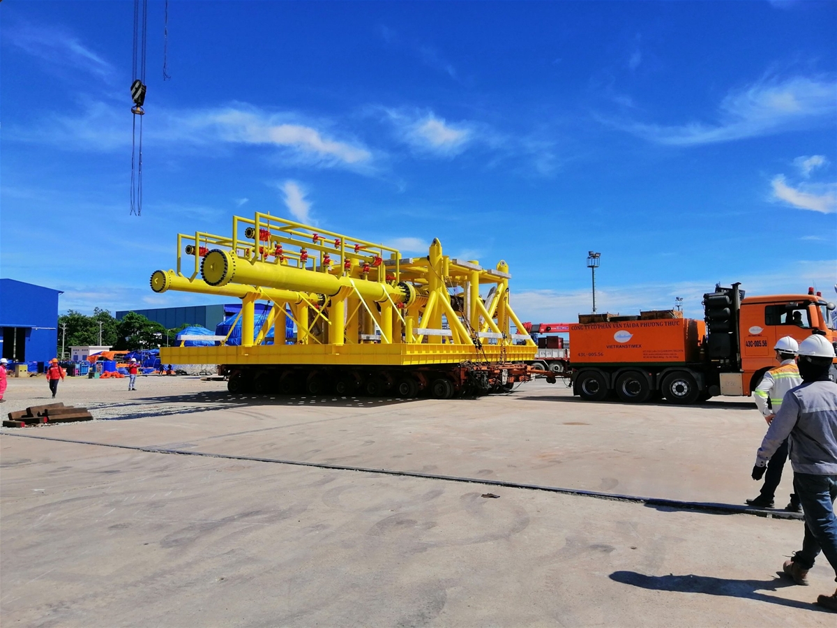 Cung cấp nhân lực, phương tiện, thiết bị và dịch vụ cầu cảng phục vụ loadout Plem - tổng trọng lượng 175 Tấn - Sao Vang Dai Nguyet Gas Pipeline Project