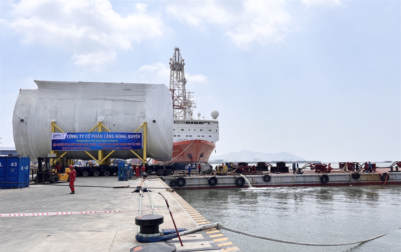 Cung cấp dịch vụ vận chuyển, hạ thủy 4 cụm DUCT (tổng 660 tấn) từ Cảng Đông Xuyên đến Cảng PV Shipyard